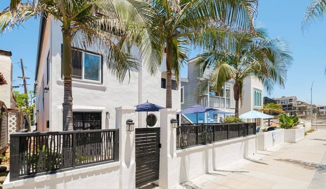 A Shore Thing! Townhome Steps to Sand!