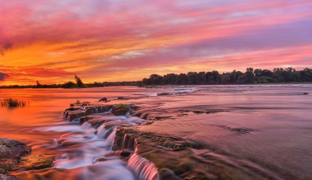 A short 5-minute walk to the Seattle Ferry Terminal.