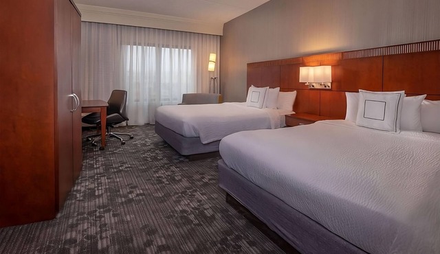 A short drive from Delaware Park Casino & Racing! W/Pool Access & Free Parking!