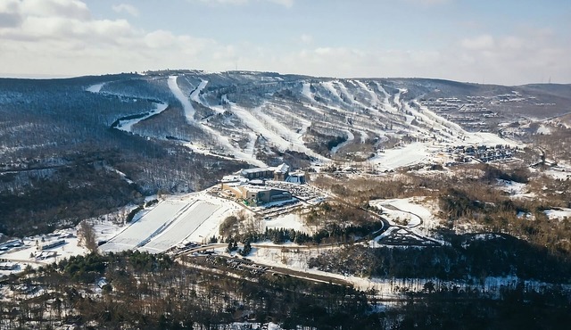 A Short Drive from Mountain View Park! 2 Queen Suites w/Mountain Views!