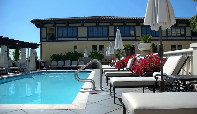 A Short Drive to Palomar Park in San Jose! Perfect for Family City Break, Pool!