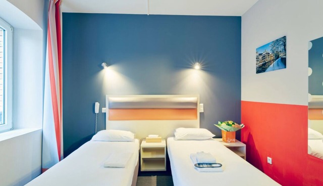 A short drive to Rohrschollen Nature Reserve! Close to Place du Marché Gayot!