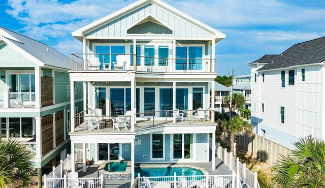 “A Sight to Sea”. Beach-front home w/private pool
