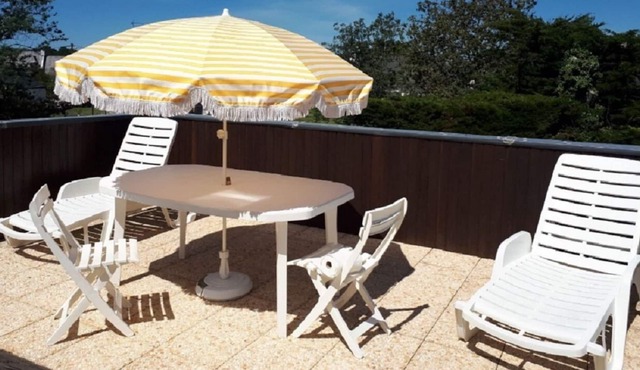 A site resting on the beach road