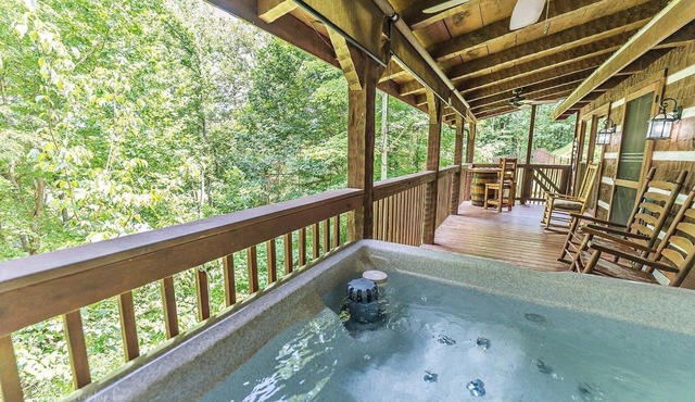 A Slice Of Heaven 2 Bedroom Cabin by RedAwning