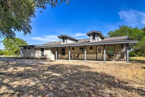 A Slice of Paradise: Newly Remodeled Rental on 25 Acres in Marble Falls, Texas