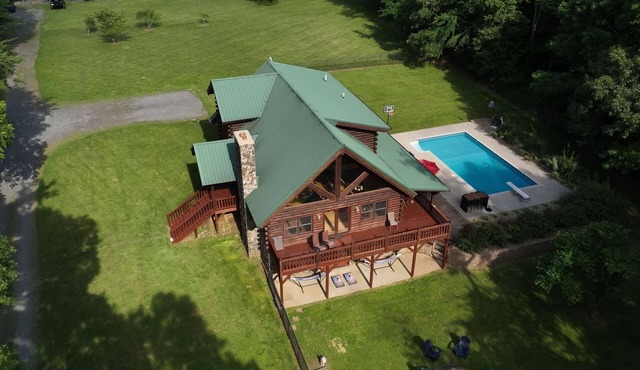 A Slice of Salisbury-Pool, Hottub 10 Acre