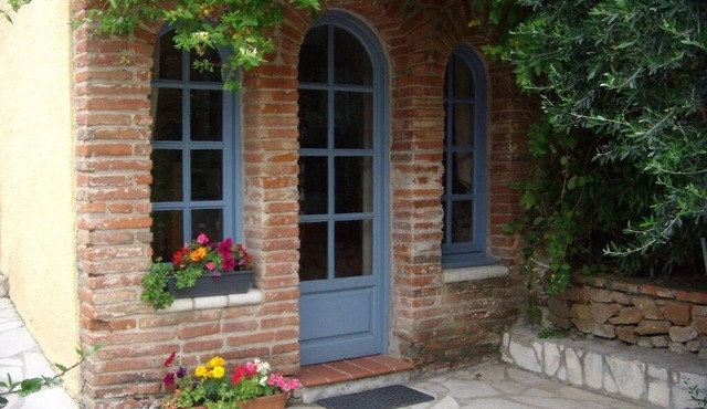 A small romantic Gite set in its own private garden.