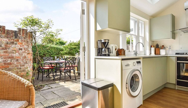 A smart, welcoming, two-bedroom cottage in the centre of Arundel.