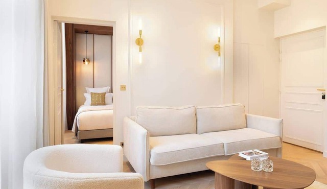 A Sophisticated 1-BR with Services in La Madeleine