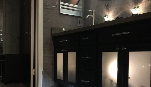 A Spa like Stay 6 Beds & 2 sofa sleepers - upper level + Spa Jacuzzi