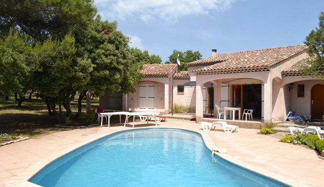 A spacious and peaceful villa ideally located between sea and mountains