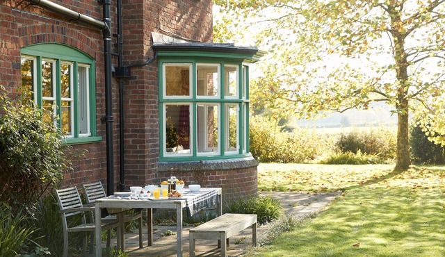 A spacious 1930’s period house set in the picturesque village of Eardisley.