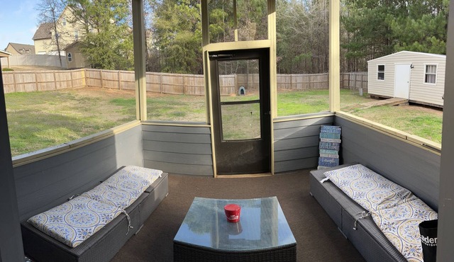 A spacious and peaceful home, for military or civilian events in Tri-city area