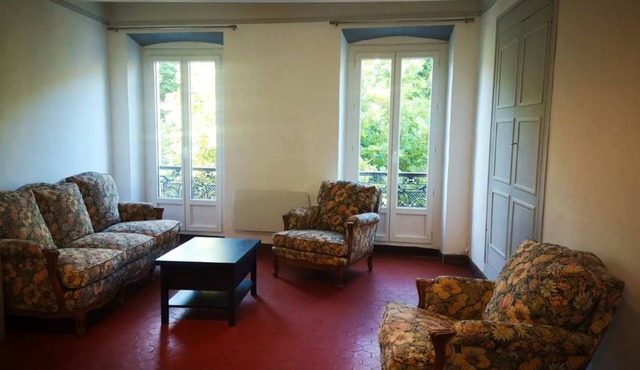 A spacious apartment in the center of Riez