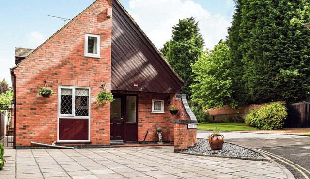 A spacious home from home within a few minutes’ walk of the town centre.