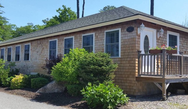 A Spacious Vacation Cottage in Sheepscot Harbour