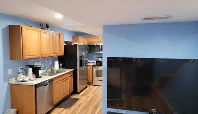 A Spasious staying large basement in a great residential location.