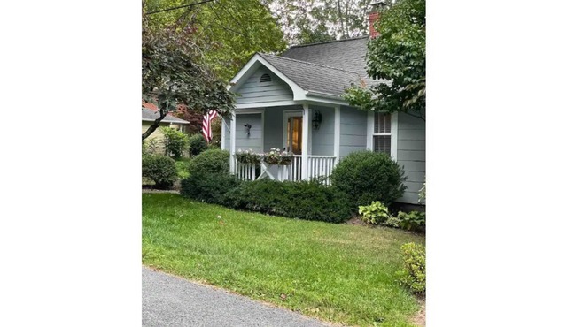A special cottage! Opening available for May 2 commitment weekend.