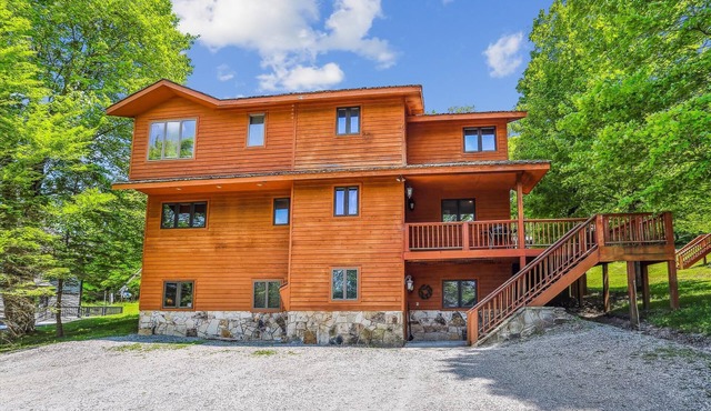 A spectacular space for every season-in winter a real skier's destination!