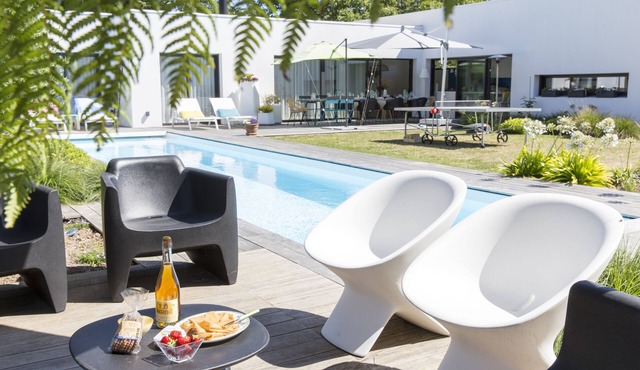 A stone's throw from the dunes.