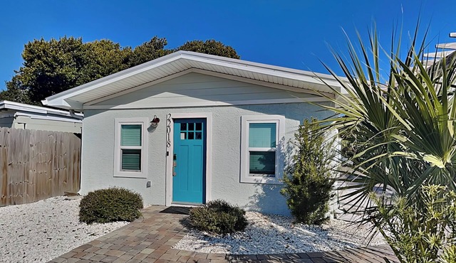 A Stone's Throw | Pet Friendly, 2 Blocks to Beach, Large Yard