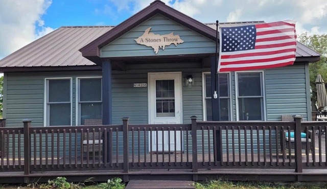 A Stone's Throw from Lake Superior, the bay and downtown pet friendly