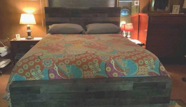 A studio apartment that is close to everything-airb rating 4.8 see reviews