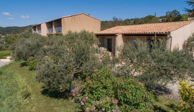 (A) Studio T1 spacious, quiet, sun, parking