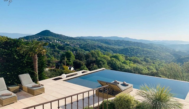 A stunning designer villa with beautiful sea views, a true gem