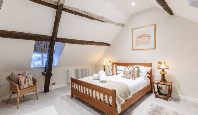 A stunning 17th Century three-storey terraced cottage.