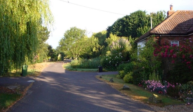 A stunning 2-bed, 2-bathroom suite, 5 min from the beach!