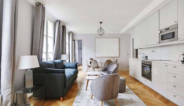 A Stunning 2-BR/2BA in Opéra - Saint-Lazare
