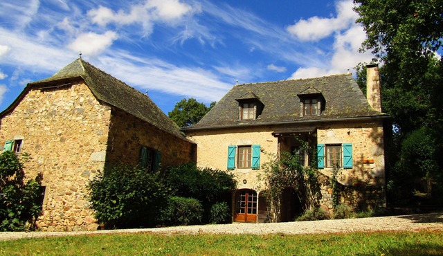 A stunning French farmhouse retreat in the heart of Averyon.