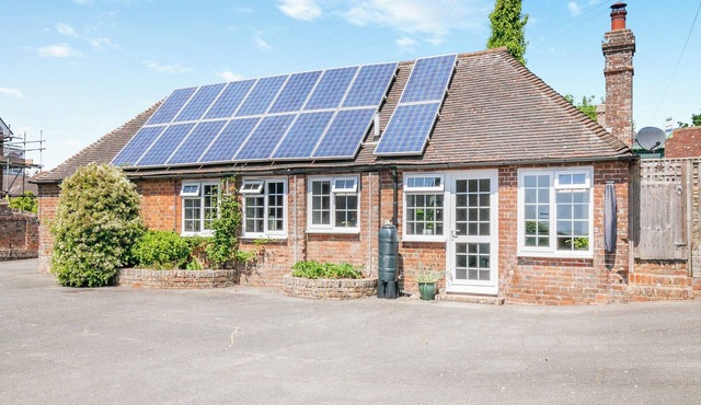 A stunning one bedroom property in a great location with some fantastic views.