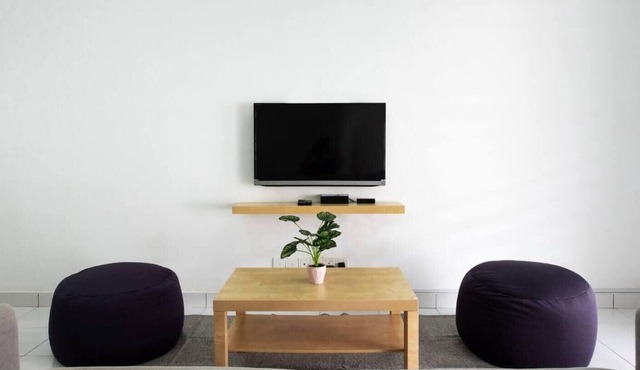 A Stylish 4BR Home Near Legoland & Hello Kitty