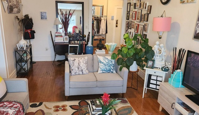 A stylish one bedroom apartment with 1 bed