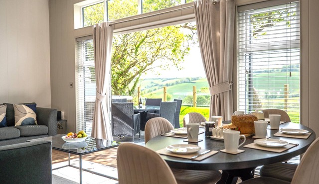 A Stylish Retreat Set in a Scenic Country Club