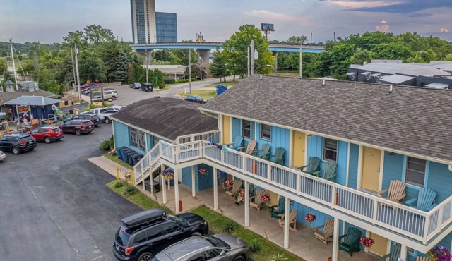 A Suite Place .5 mi from Beach