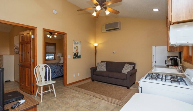 A Suite Place .5 mi from Beach