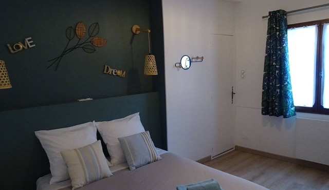 A sunny haven of peace with seasonal swimming pool