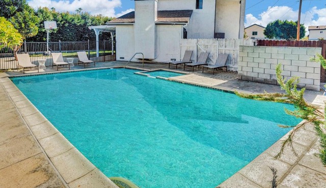 A Super Private LA home with Amazing Design and Pool & Spa