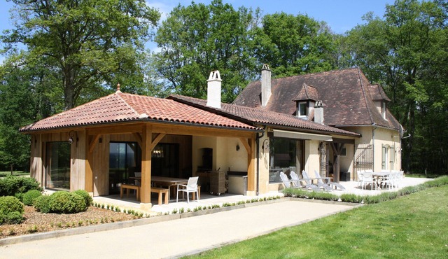 A superb and spacious family house; with private heated pool and tennis court