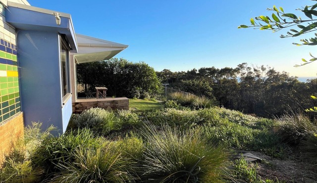 A superbly located House with sublime views over the National Park + ocean