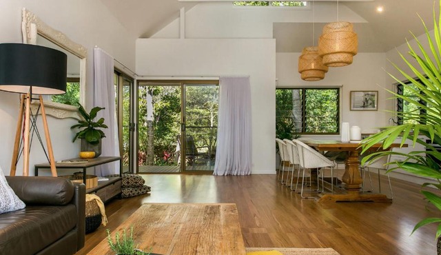 A SWEET ESCAPE - Alcorn House