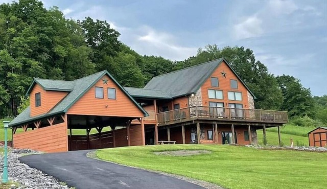 A "Sweet Escape" located near Deep Creek and Wisp Ski Resort.