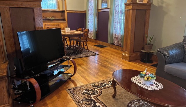 A sweetheart homen3-bedroom vacation home, 6 minutes to Rivers Casino & Resort