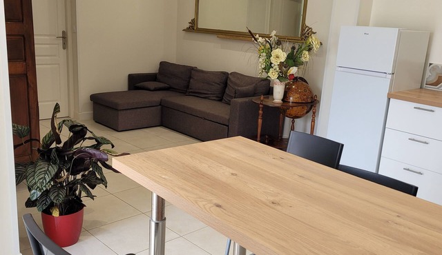 A SWIMMING POOL HOLIDAY STYLE