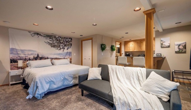 A Taste Of Dundee: Hot Tub, Fire Pit - Wine Escape