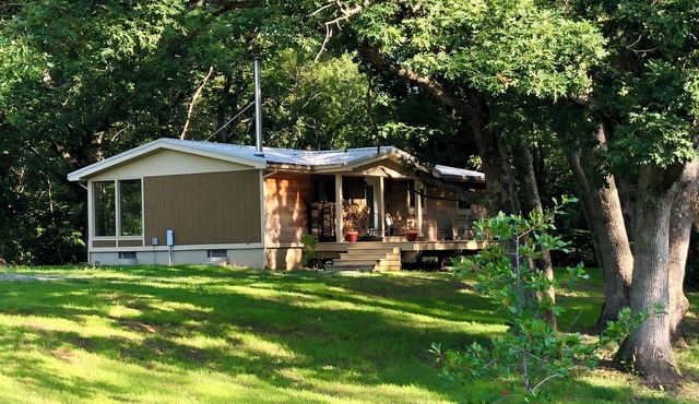 "A Taste of Heaven" 3-bedroom house in Fairfield with WiFi, A/C & east entrance